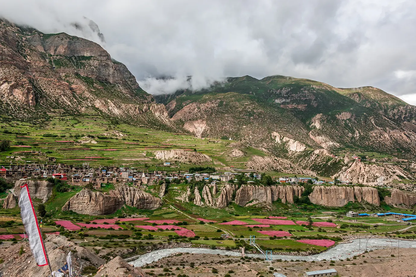 Marsyangi river flowing by Manang village