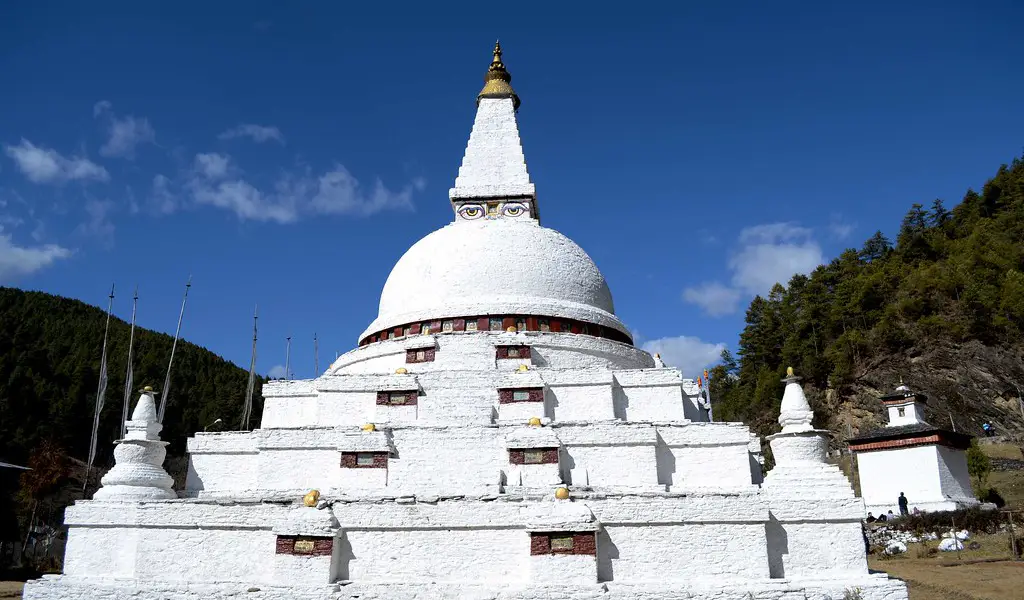Chendebji Chorten along the central highway in Bhutan, a cultural landmark frequently visited during a Bhutan road trip.