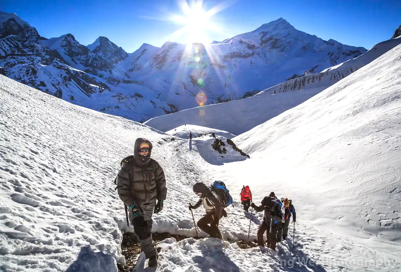 Crossing-Thorong-La-Pass
